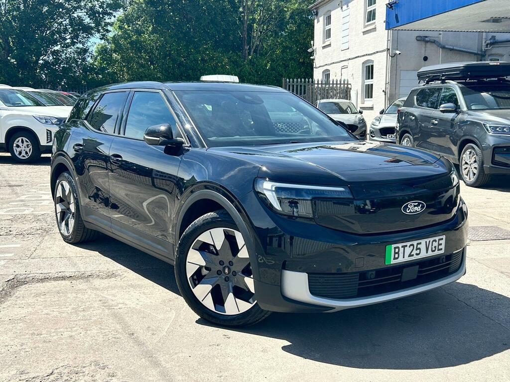 Ford Explorer Extended Range 77Kwh Premium Black