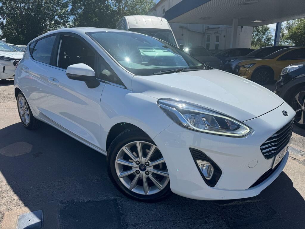 Ford Fiesta 1.0T Ecoboost Titanium Euro 6 Ss White