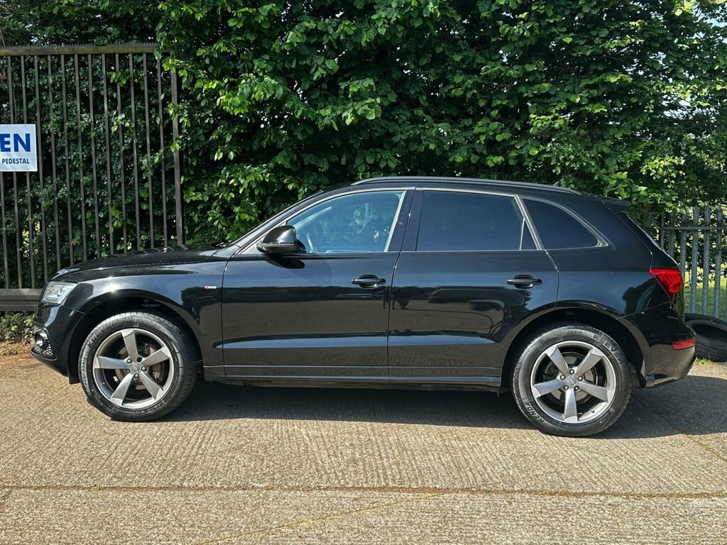 Audi Q5 Suv LW64FFN Black #4