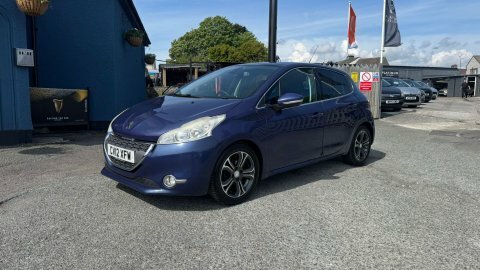 Peugeot 208 Allure E-hdi CV12XFW  #3