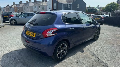 Peugeot 208 Allure E-hdi CV12XFW  #6