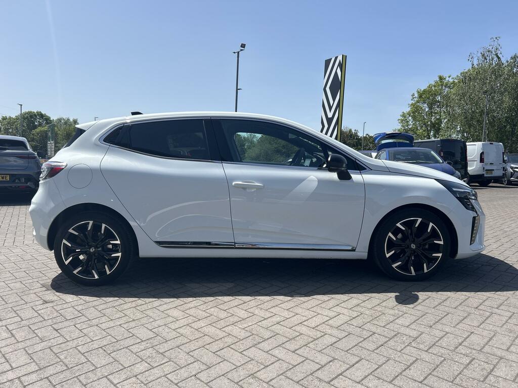 Renault Clio Hatchback Techno WN25YNG #3