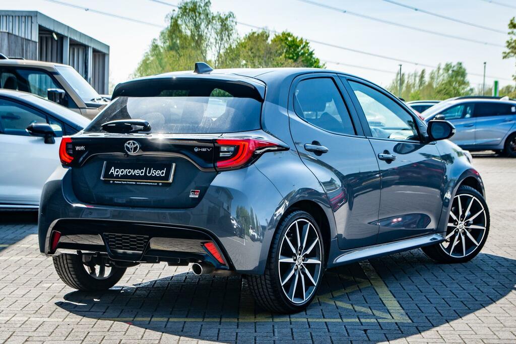 Toyota Yaris 1.5 Vvt-h Gr Sport E-cvt Euro 6 Ss Grey