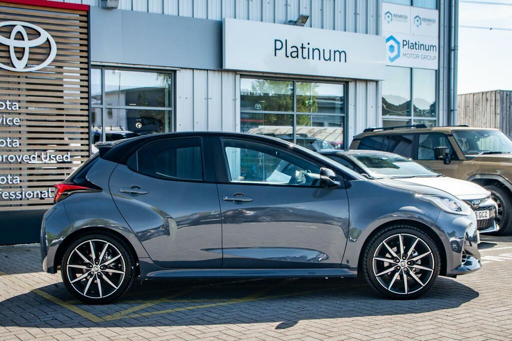 Toyota Yaris 1.5 Vvt-h Gr Sport E-cvt Euro 6 Ss Grey #2