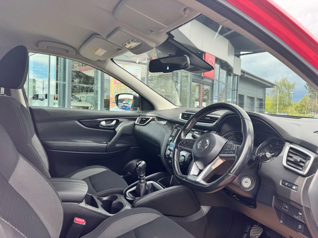 Nissan Qashqai 1.3 Dig-t Acenta Premium Euro 6 Ss YE69EAW Red #3