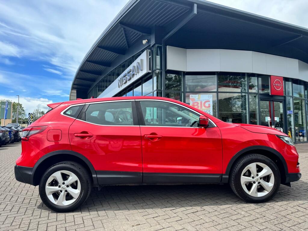 Nissan Qashqai 1.3 Dig-t Acenta Premium Euro 6 Ss YE69EAW Red #2