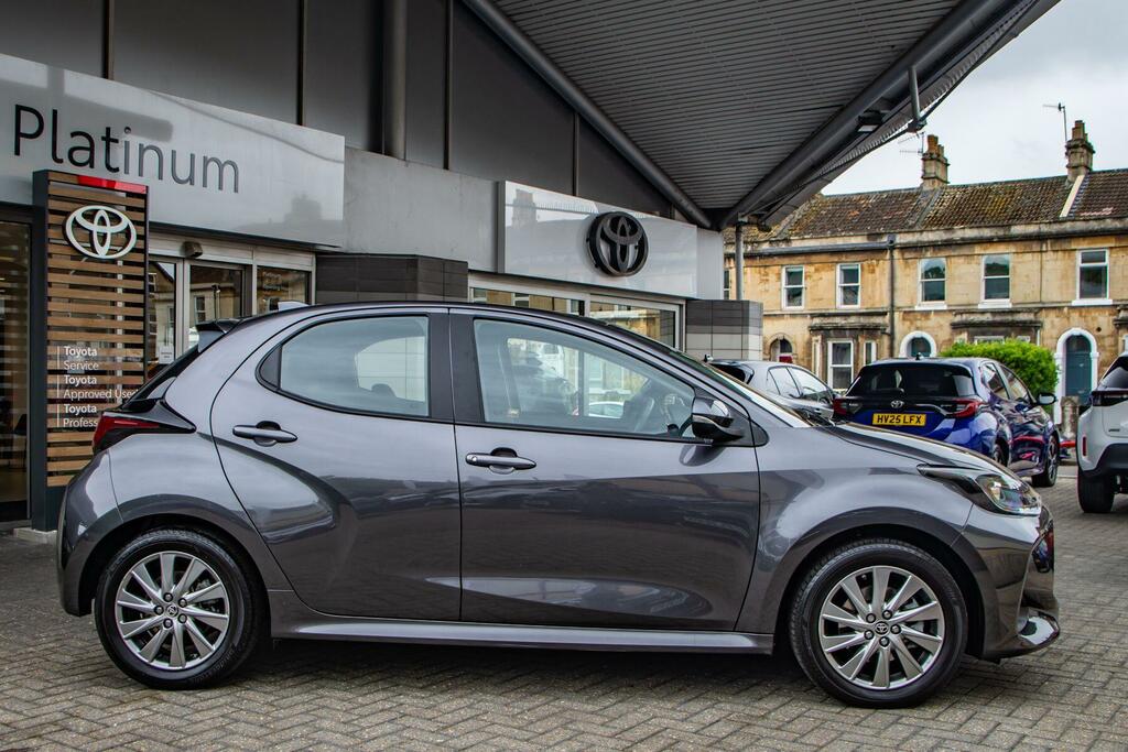 Toyota Yaris 1.5 Vvt-h Icon E-cvt Euro 6 Ss WN73SRU Grey #3