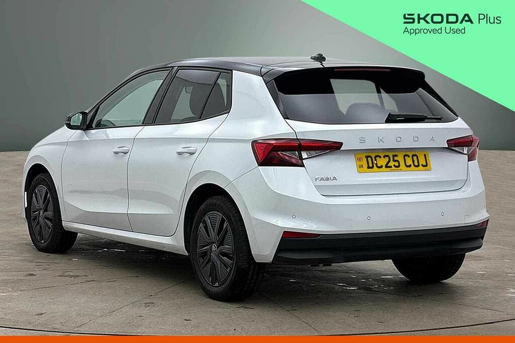 Skoda Fabia 1.5 Tsi 150 Design Edition Dsg DC25COJ White #3