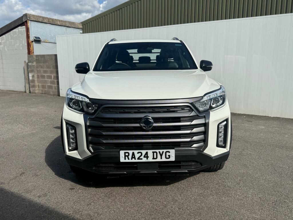 SsangYong Musso 2.2D Saracen Platinum 4Wd Euro 6 White #2