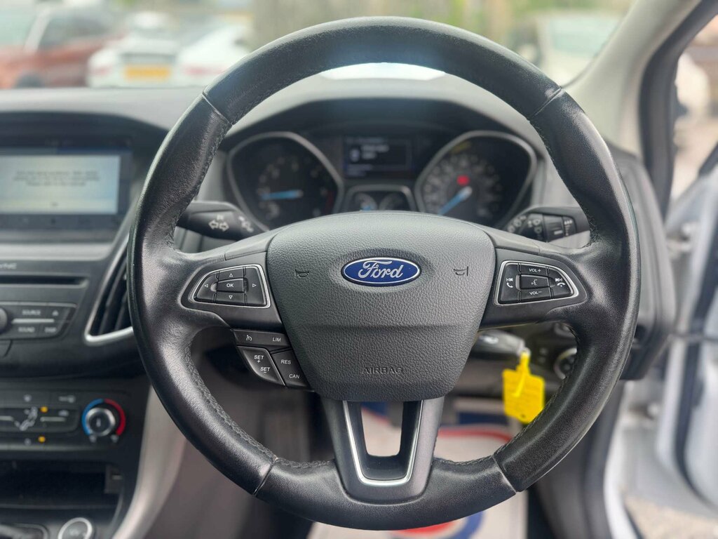 Ford Focus 1.5 Focus Zetec Edition Tdci YT67ZGP White #5