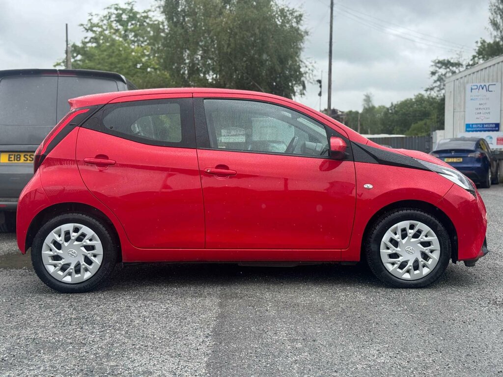 Toyota Aygo X 1.0 Aygo X-play Tss Vvt-i WF71ODJ Red #4