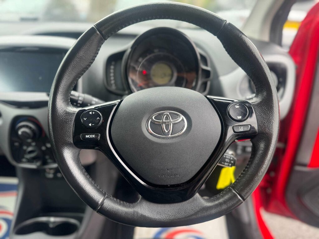 Toyota Aygo X 1.0 Aygo X-play Tss Vvt-i WF71ODJ Red #5