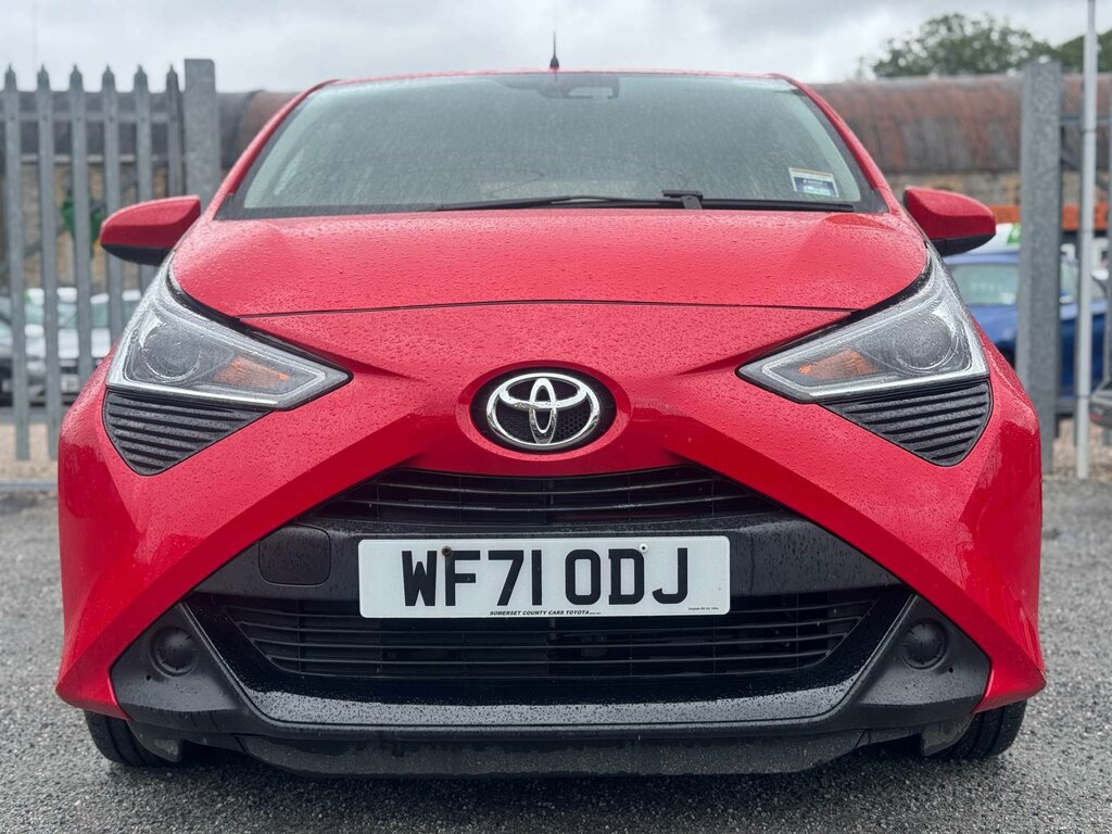 Toyota Aygo X 1.0 Aygo X-play Tss Vvt-i WF71ODJ Red #2