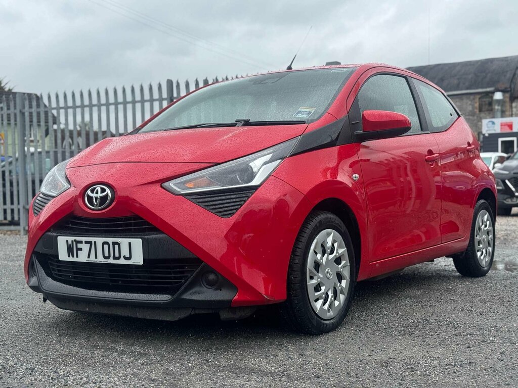 Toyota Aygo X 1.0 Aygo X-play Tss Vvt-i WF71ODJ Red #3