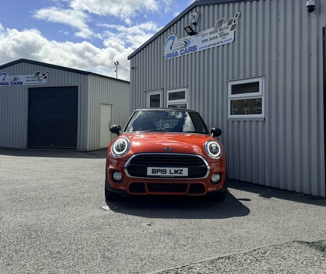 Mini Hatch 1.5 Cooper Sport Hatchback BP19LWZ Orange #2