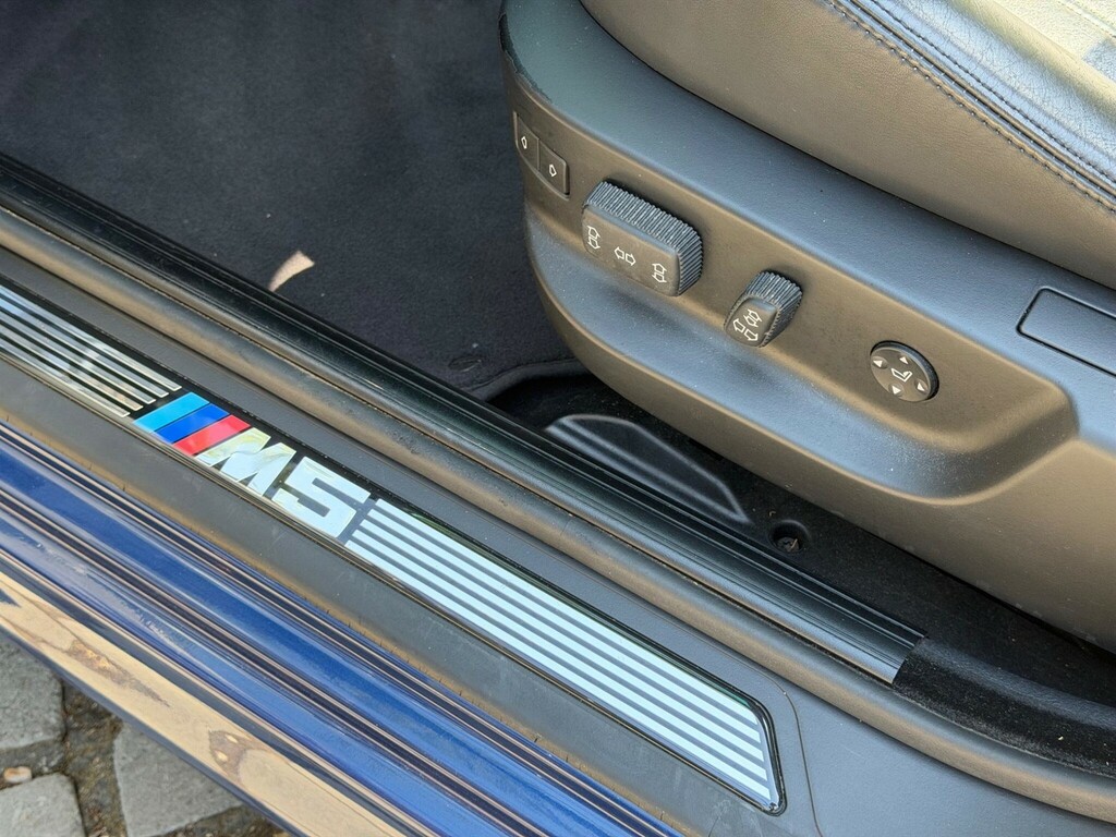 BMW M5 5.0 V8 E39 Silver #77