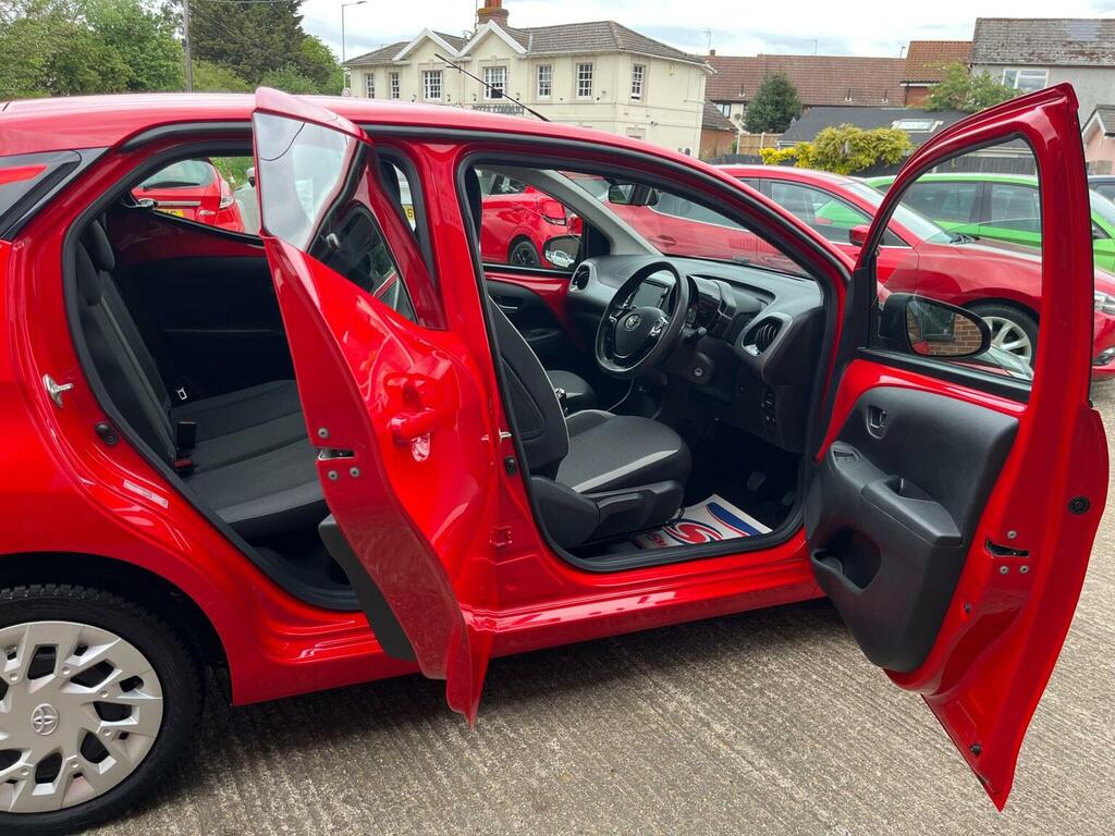 Toyota Aygo Hatchback 1.0 Vvt-i X-play X-shift Euro 6 Saf Red #2