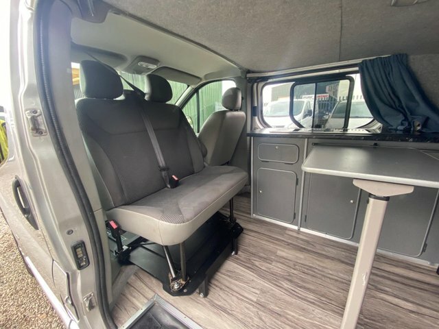 Vauxhall Vivaro 2.9T 2.0 Solarswivelrr Bedfridge LR12KEU #5