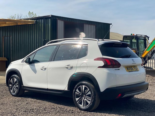 Peugeot 2008 1.2 Puretech Allure Euro 6 MV66YDA White #3