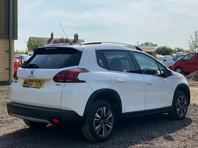 Peugeot 2008 1.2 Puretech Allure Euro 6 MV66YDA White #4