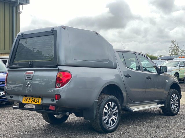 Mitsubishi L200 2.5 Di-d 4Life Pickup Double Cab XFZ2434  #3
