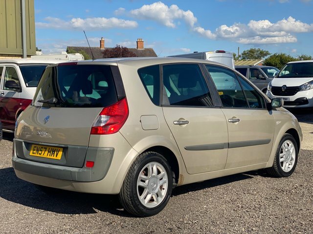 Renault Scenic 1.6 Vvt Dynamique S Gold #4