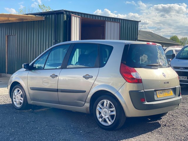 Renault Scenic 1.6 Vvt Dynamique S Gold #3