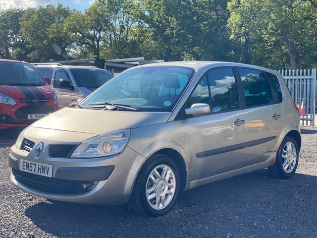 Renault Scenic 1.6 Vvt Dynamique S Gold #2