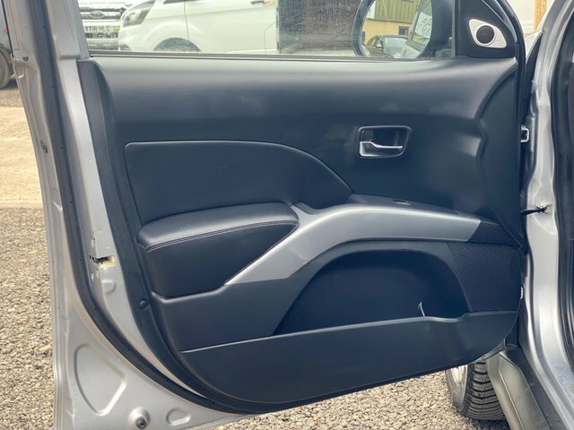 Mitsubishi Outlander 2.2 Outlander Juro Di-d 4Wd Blue #53