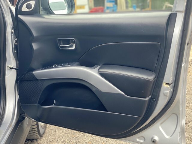 Mitsubishi Outlander 2.2 Outlander Juro Di-d 4Wd Blue #44