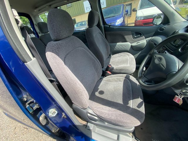 Toyota Verso Verso Gls Vvt-i 5-Door Beige #29