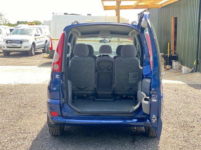 Toyota Verso Verso Gls Vvt-i 5-Door Beige #40
