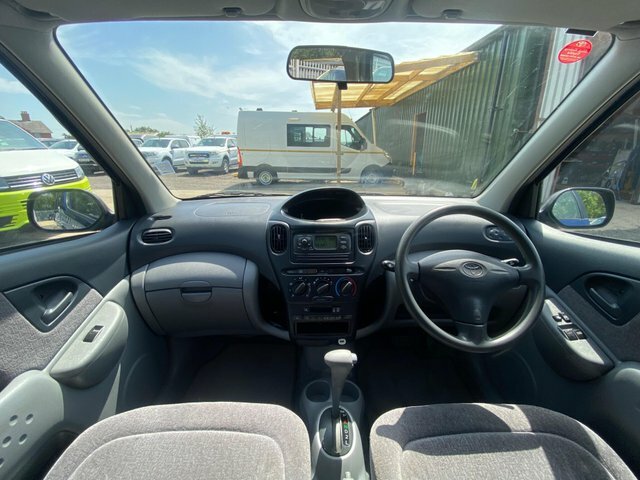 Toyota Verso Verso Gls Vvt-i 5-Door Beige #10