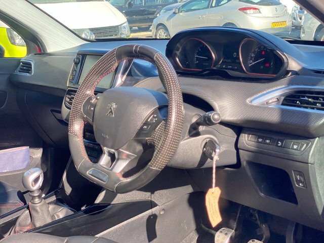 Peugeot 2008 1.2 Puretech Gt Line Euro 6 S S WM16EGF Red #6
