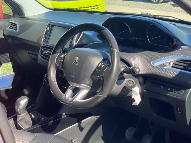 Peugeot 2008 1.2 Puretech Allure Euro 6 Red #6