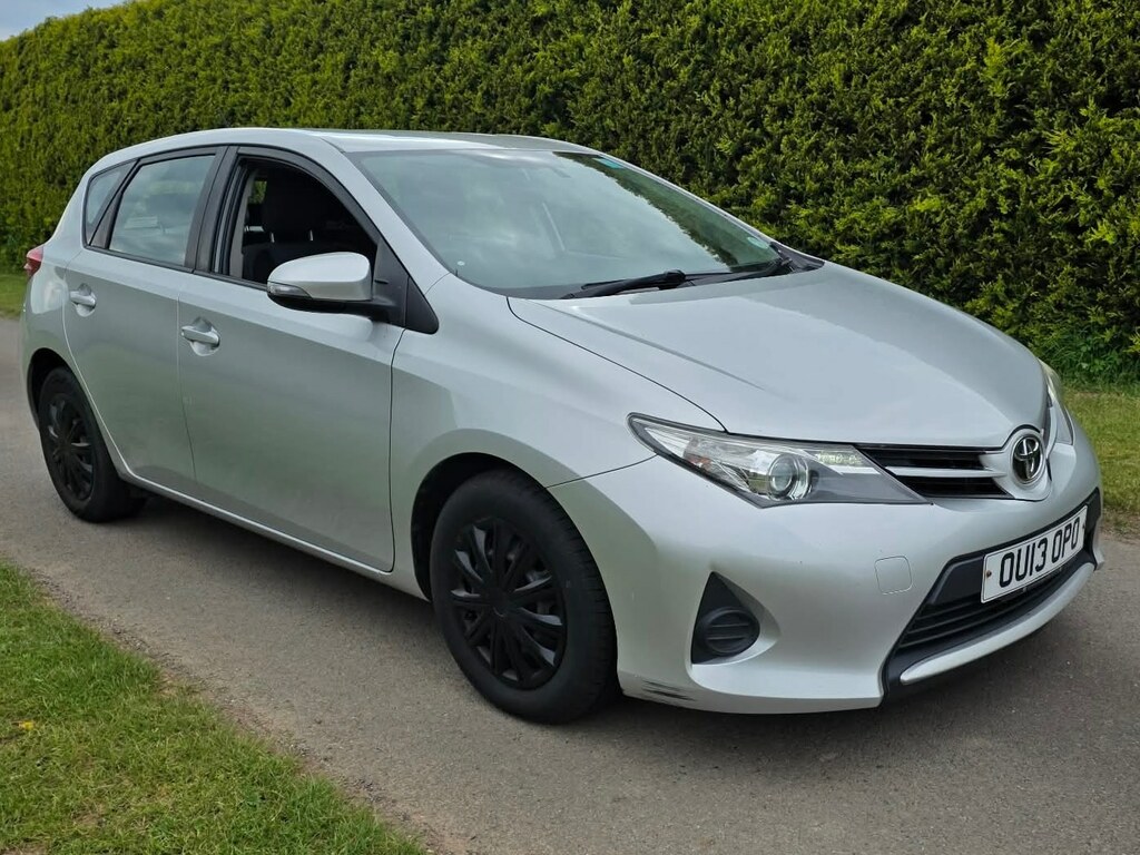 Toyota Auris 1.4 D-4d Active OU13OPO #2