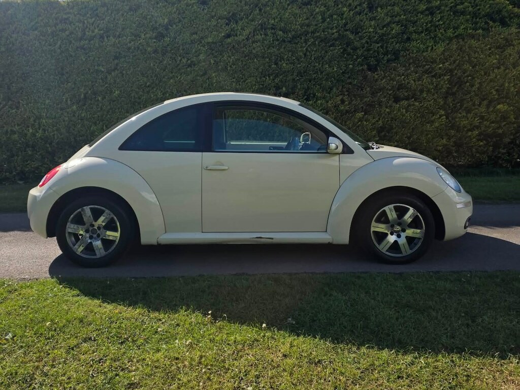 Volkswagen Beetle 1.6 Luna VX10ZGS #4
