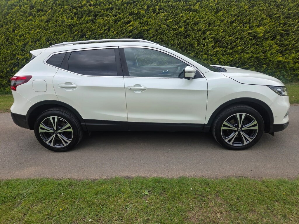 Nissan Qashqai 1.3 Dig-t N-connecta YH19JHT #3