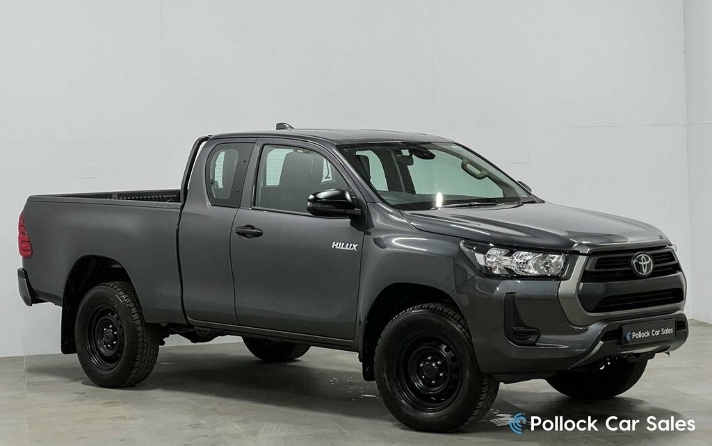 Toyota HILUX 2.4L Active Grey