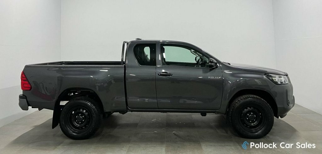 Toyota HILUX 2.4L Active Grey #4