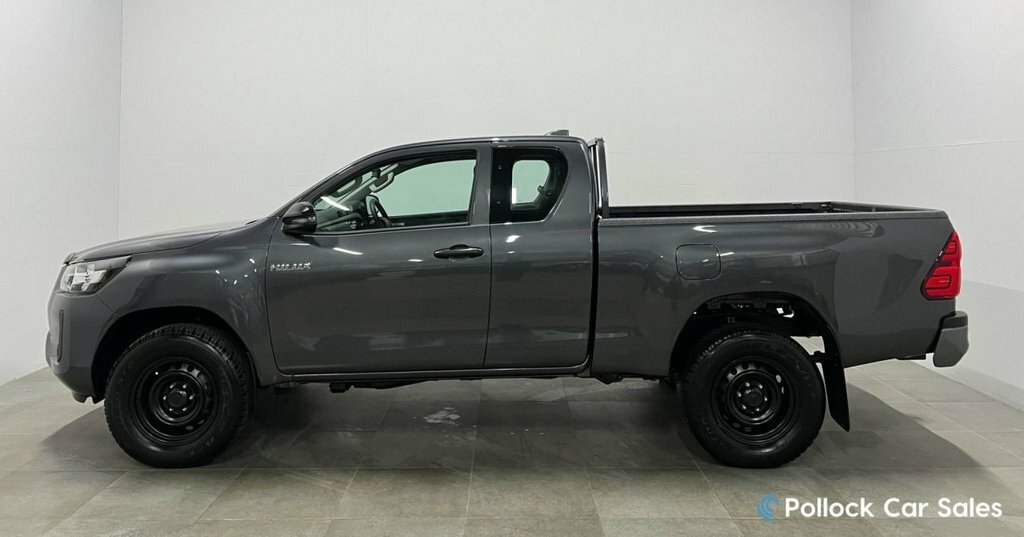 Toyota HILUX 2.4L Active Grey #3