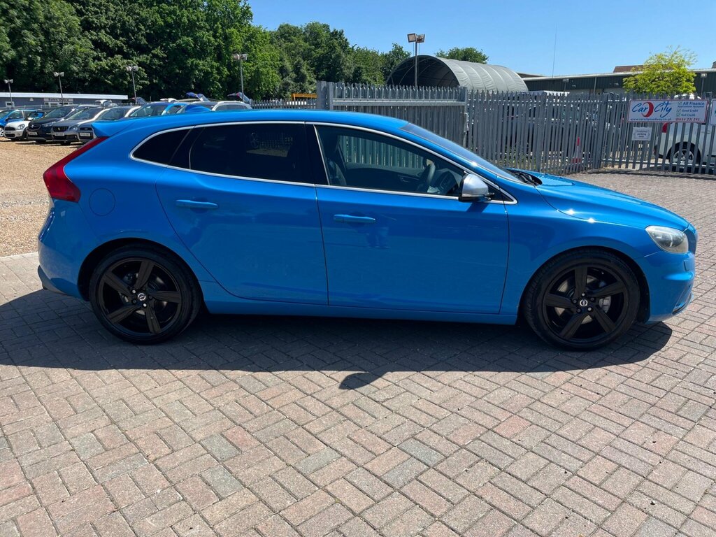 Volvo V40 2.0 D3 R-design Nav Euro 5 Ss LO13WXV Blue #2
