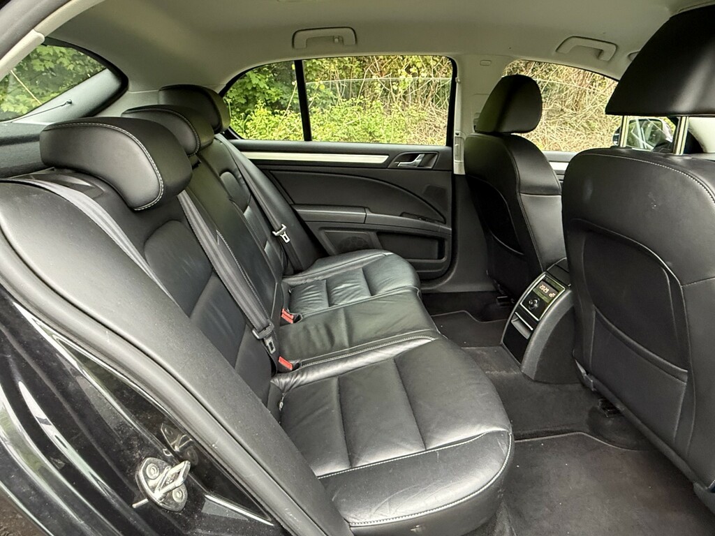 Skoda Superb Hatchback Brown #31