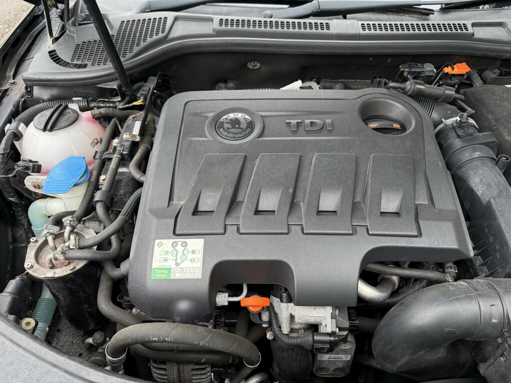 Skoda Superb Hatchback Brown #17