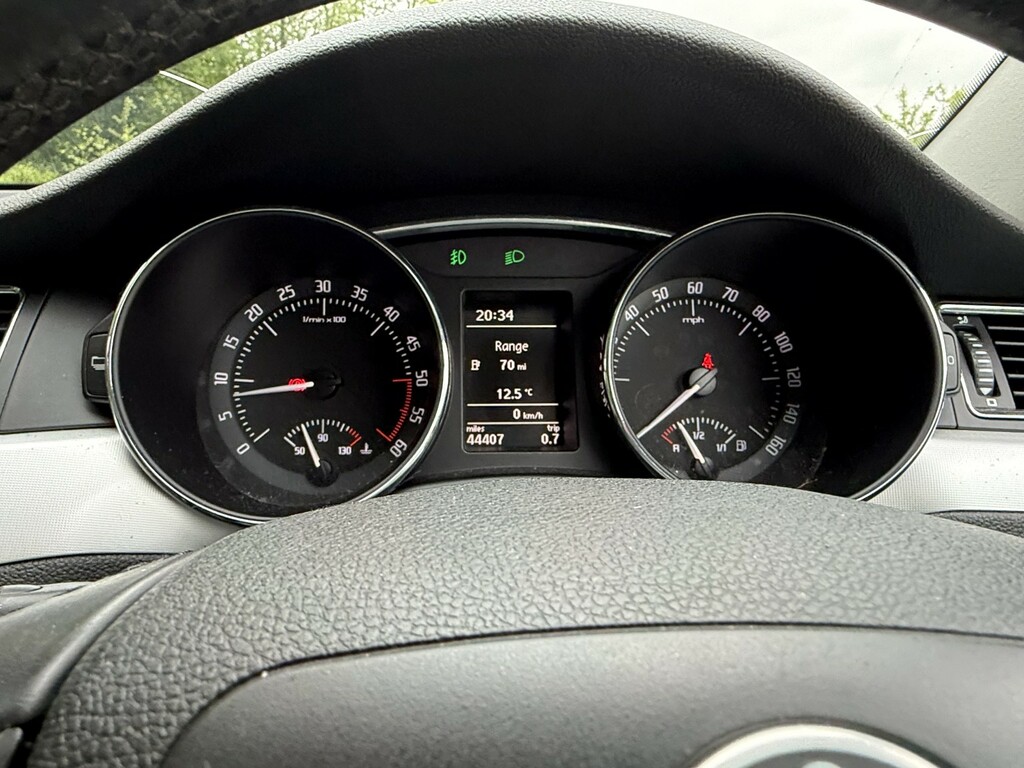Skoda Superb Hatchback Brown #36