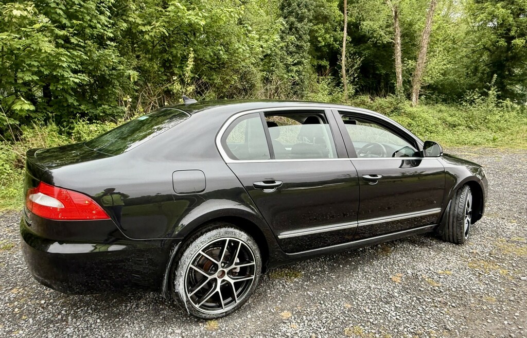 Skoda Superb Hatchback Brown #15
