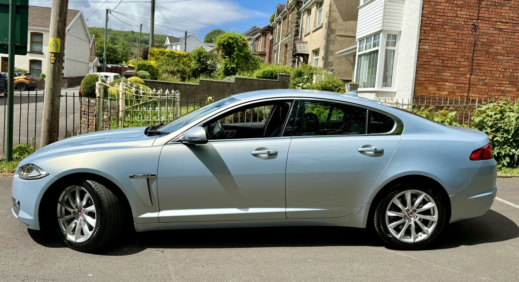 Jaguar XF Saloon 2.2 D200premium Luxonly 24K-cam-xenon-fac Silver #2