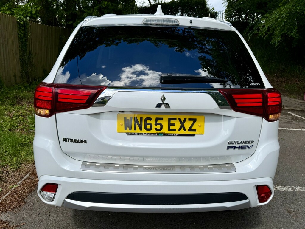 Mitsubishi Outlander Suv 2.0 H 12Kwh Gx4h4wd White #6