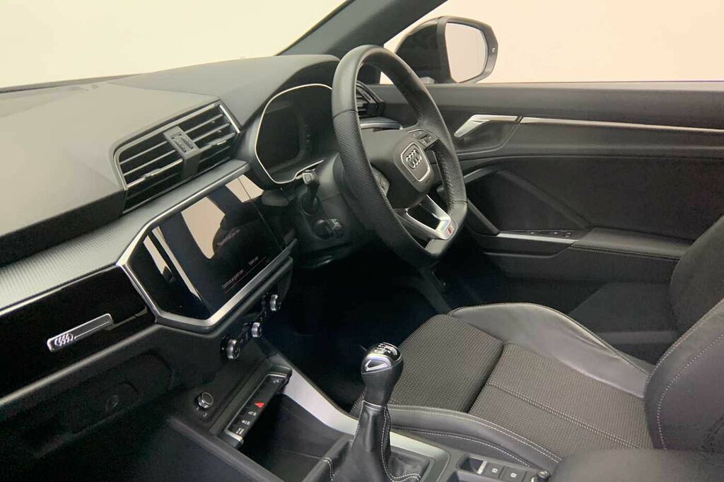 Audi Q3 Black Edition 35 Tfsi 150 Ps 6-Speed - 2023 HF23VBT Grey #2