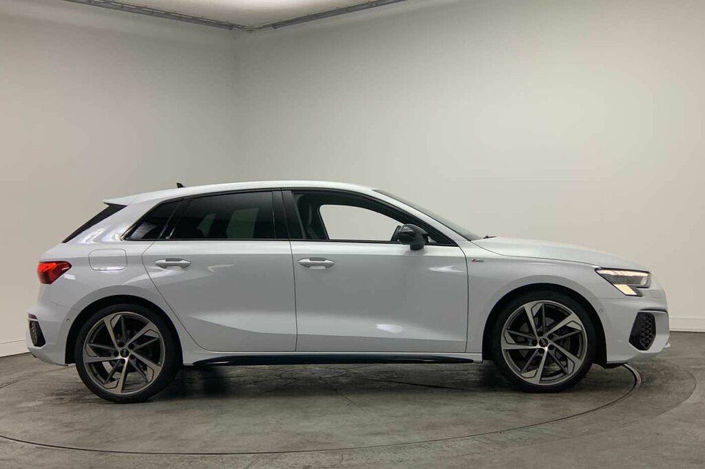 Audi A3 Edition 1 35 Tfsi 150 Ps S Tronic - 2023 HG23YUV White #4
